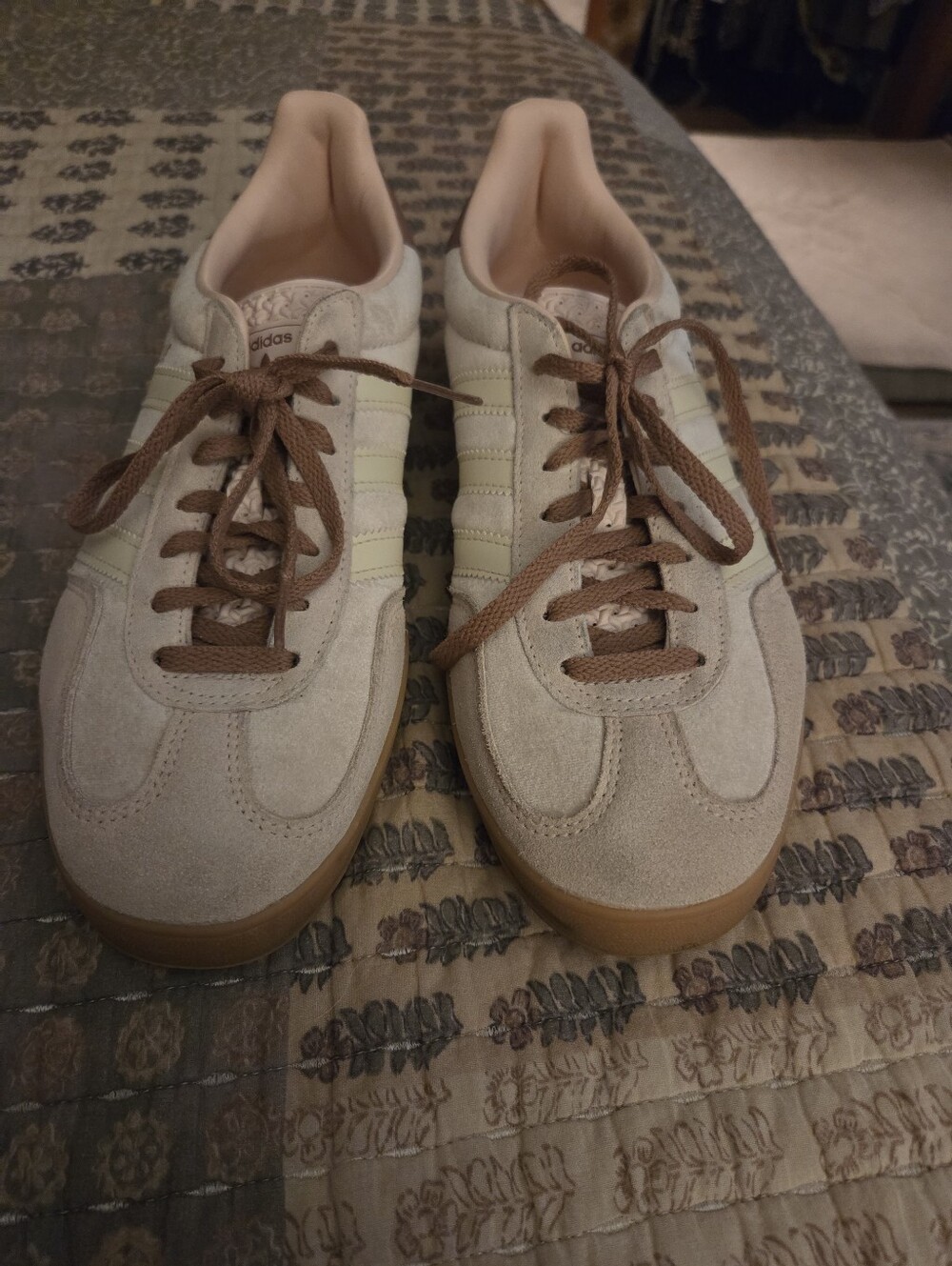 Adidas Gazelle Womens Wonder Quartz Indoor Sneakers